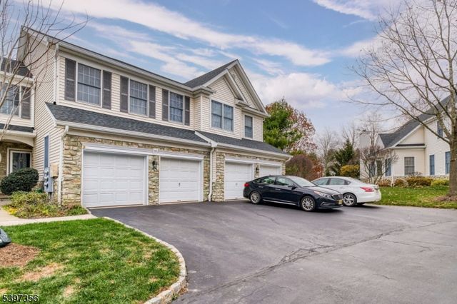 59 La Costa Dr, Clinton Twp., NJ 08801