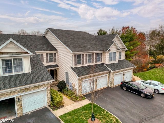 59 La Costa Dr, Clinton Twp., NJ 08801