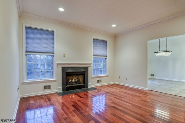 59 La Costa Dr, Clinton Twp., NJ 08801