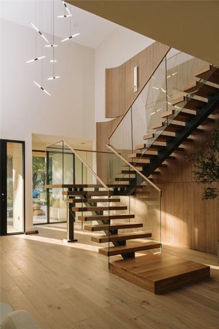 13236 Hughes Lane, Dallas, TX 75240