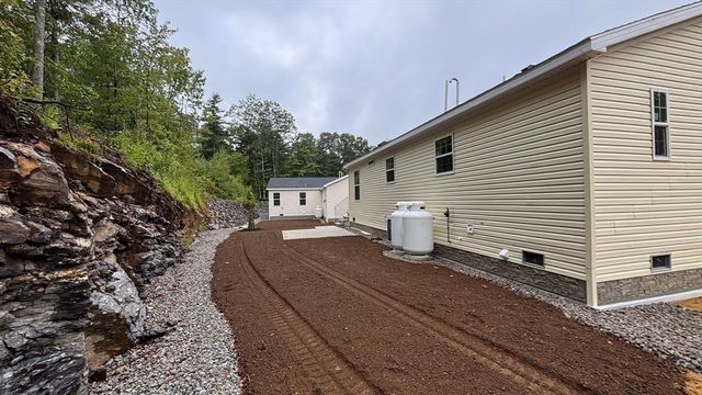 6 Berry Farms Road 3, Sturbridge, MA 01566