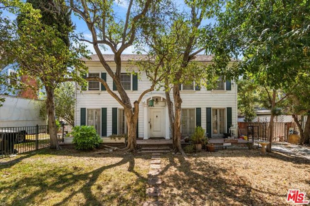 820 5th Avenue, Los Angeles, CA 90005
