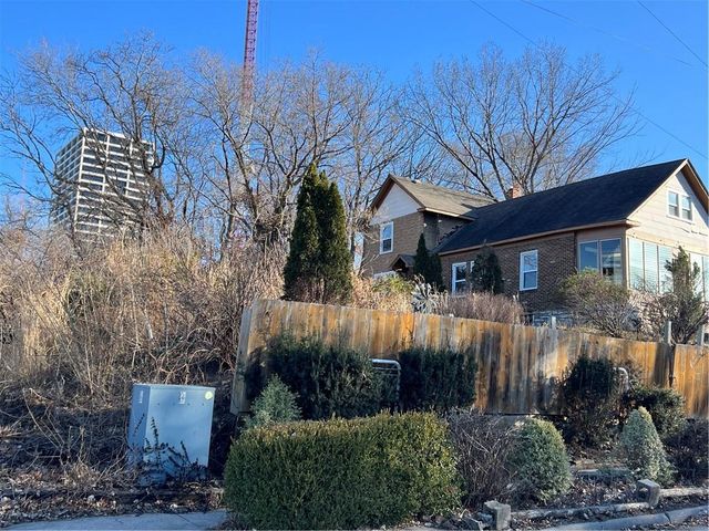 3007 Jarboe Street, Kansas City, MO 64108