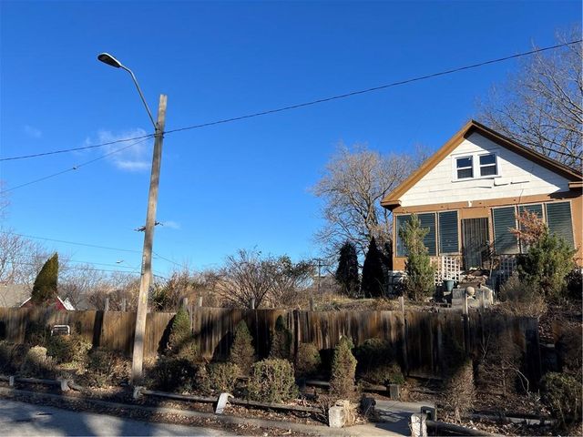 3007 Jarboe Street, Kansas City, MO 64108