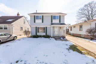 1560 E Lincoln Street, Birmingham, MI 48009