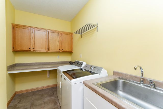 3752 Stone Point Drive NE, Rochester, MN 55906