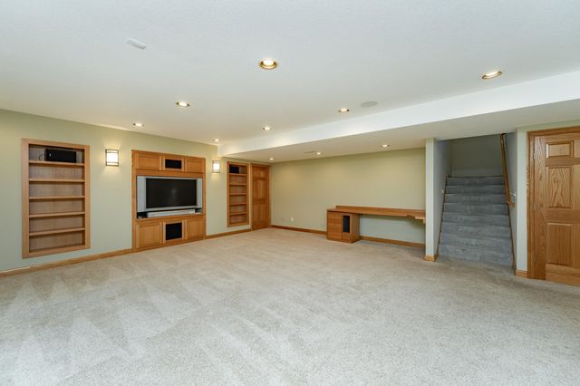 3752 Stone Point Drive NE, Rochester, MN 55906