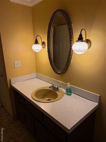 3069 Wolverine Drive, Troy, MI 48083