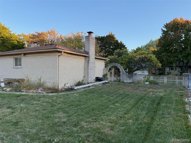 3069 Wolverine Drive, Troy, MI 48083