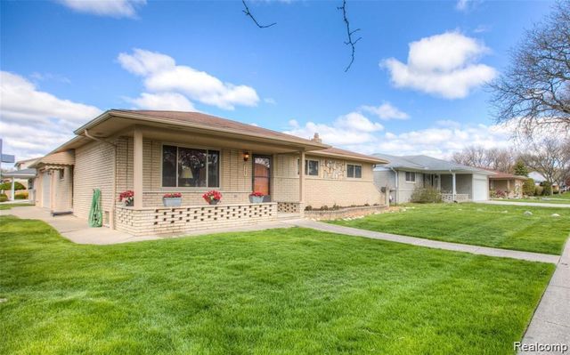 3069 Wolverine Drive, Troy, MI 48083