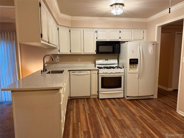 3069 Wolverine Drive, Troy, MI 48083