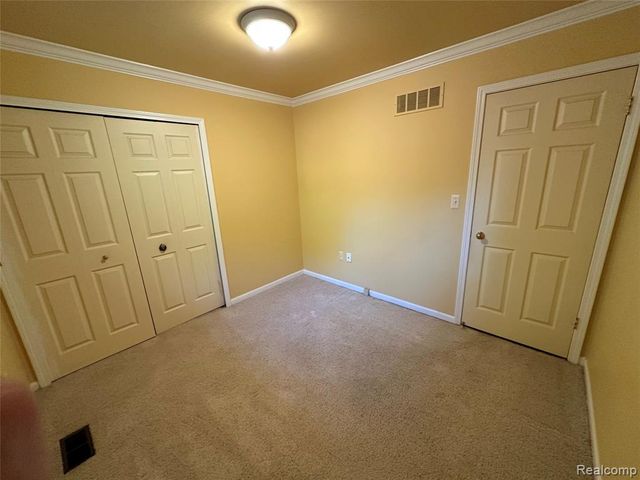 3069 Wolverine Drive, Troy, MI 48083