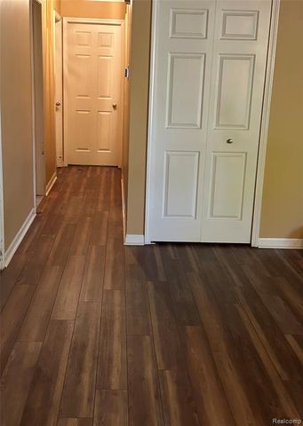 3069 Wolverine Drive, Troy, MI 48083