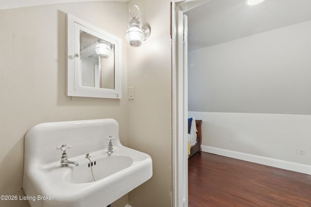 1226 Summit Ave, Louisville, KY 40204