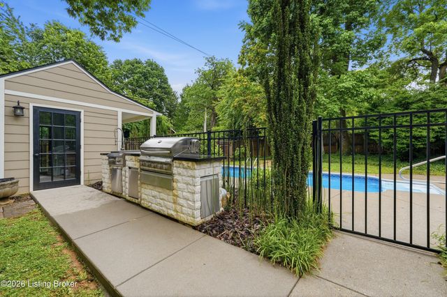 1226 Summit Ave, Louisville, KY 40204