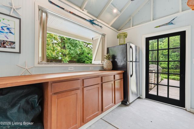 1226 Summit Ave, Louisville, KY 40204