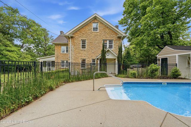 1226 Summit Ave, Louisville, KY 40204