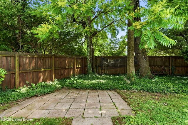 1226 Summit Ave, Louisville, KY 40204