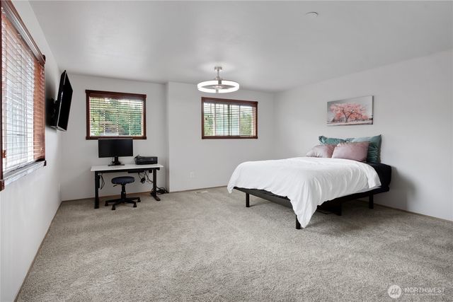 15604 253rd Avenue E, Buckley, WA 98321