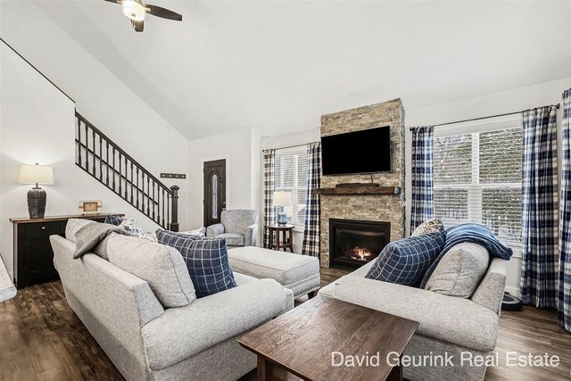 2779 E Holton Whitehall Road, Twin Lake, MI 49457