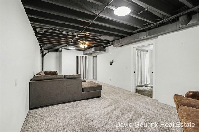 2779 E Holton Whitehall Road, Twin Lake, MI 49457