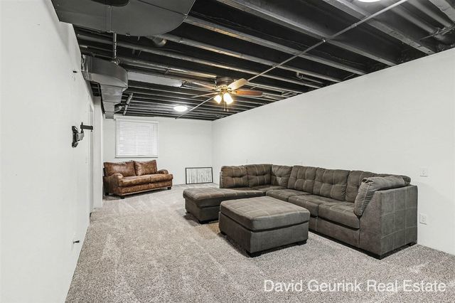 2779 E Holton Whitehall Road, Twin Lake, MI 49457