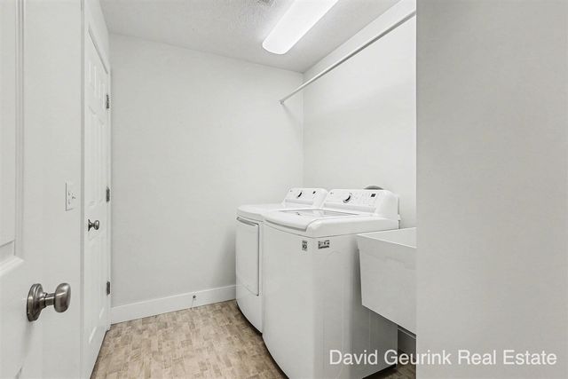 2779 E Holton Whitehall Road, Twin Lake, MI 49457