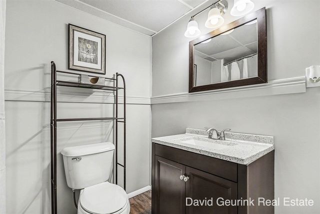 2779 E Holton Whitehall Road, Twin Lake, MI 49457