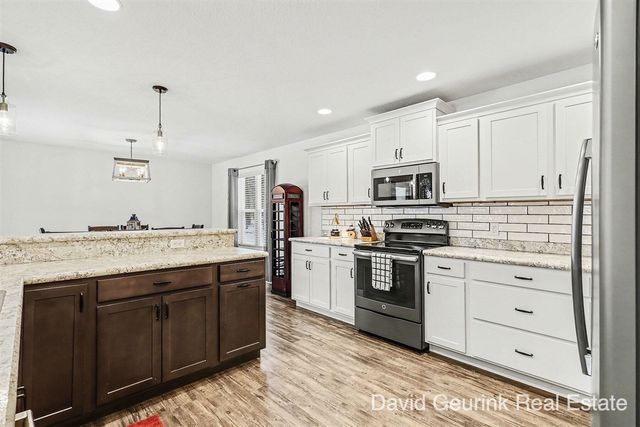 2779 E Holton Whitehall Road, Twin Lake, MI 49457