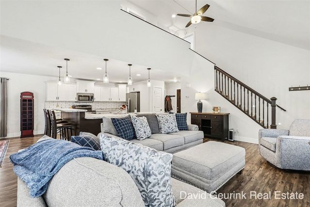 2779 E Holton Whitehall Road, Twin Lake, MI 49457