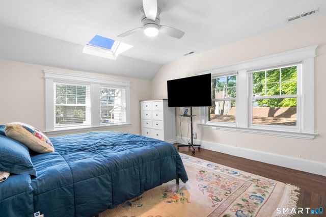 20 Bradley Avenue, Branford, CT 06405