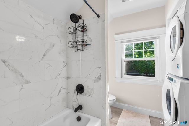 20 Bradley Avenue, Branford, CT 06405