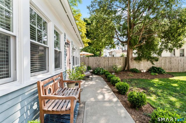 20 Bradley Avenue, Branford, CT 06405