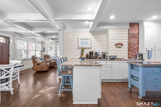 20 Bradley Avenue, Branford, CT 06405