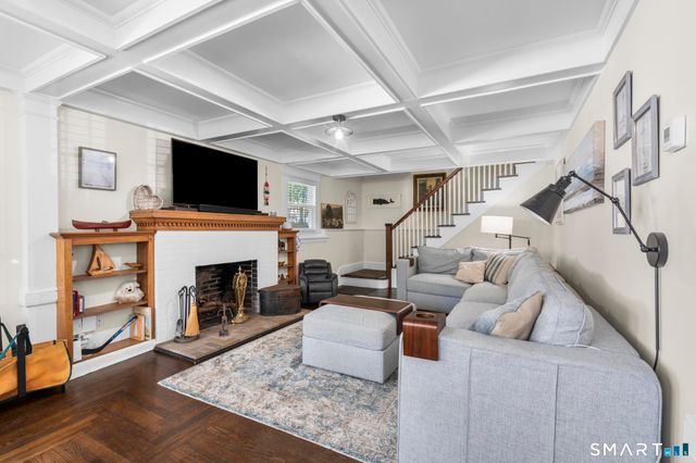 20 Bradley Avenue, Branford, CT 06405
