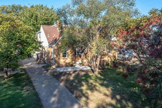 425 N Dellrose Ave, Wichita, KS 67208