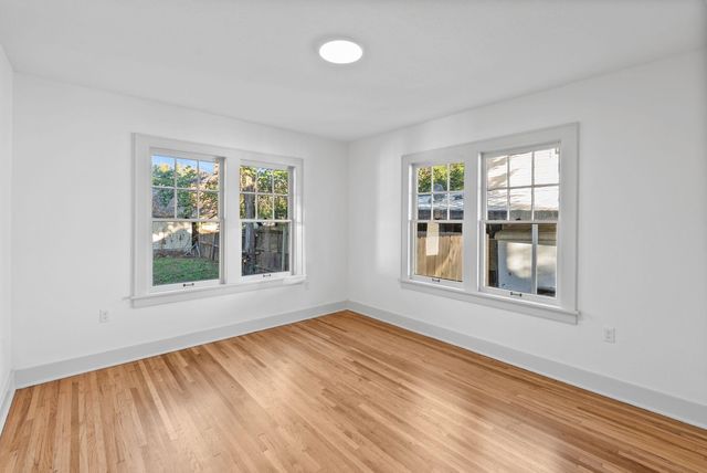 425 N Dellrose Ave, Wichita, KS 67208