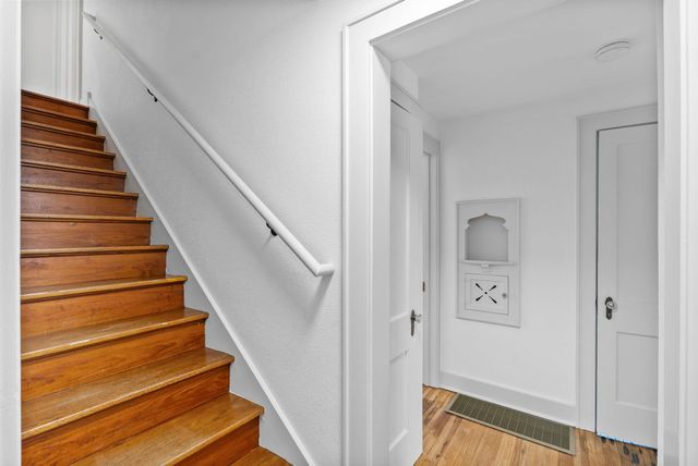 425 N Dellrose Ave, Wichita, KS 67208