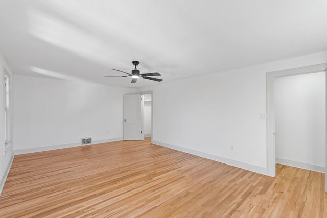 425 N Dellrose Ave, Wichita, KS 67208