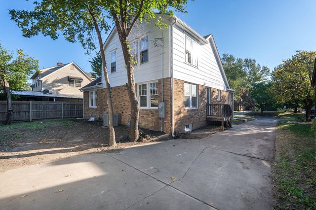 425 N Dellrose Ave, Wichita, KS 67208