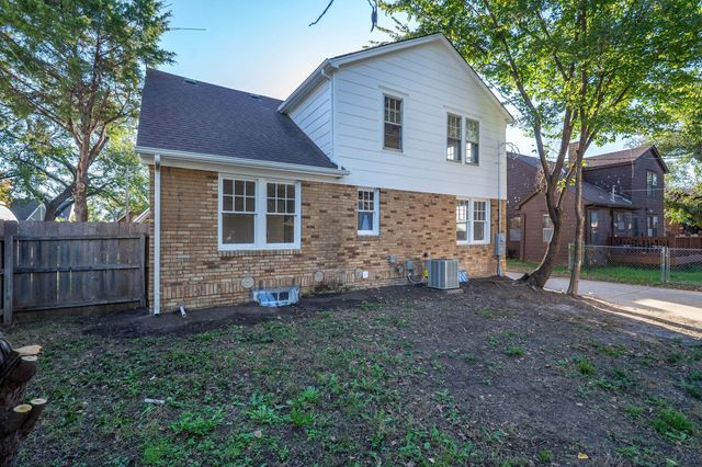 425 N Dellrose Ave, Wichita, KS 67208
