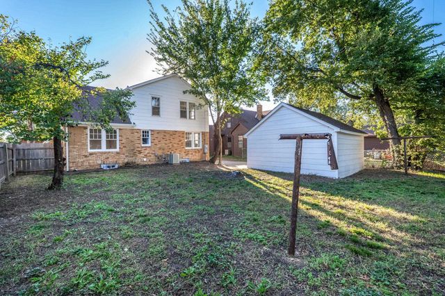 425 N Dellrose Ave, Wichita, KS 67208