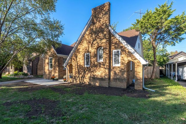 425 N Dellrose Ave, Wichita, KS 67208