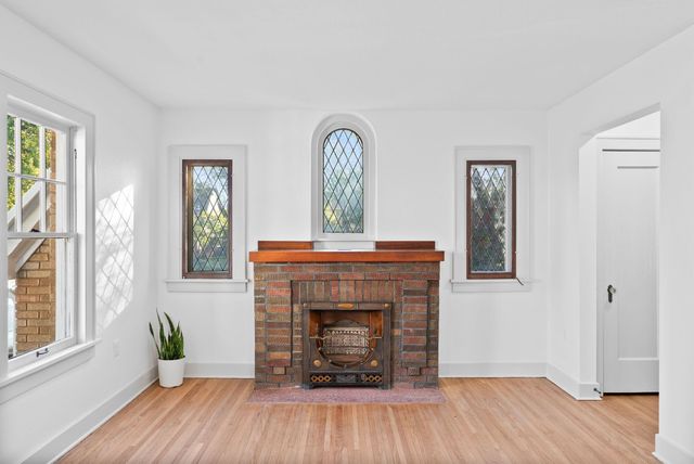 425 N Dellrose Ave, Wichita, KS 67208