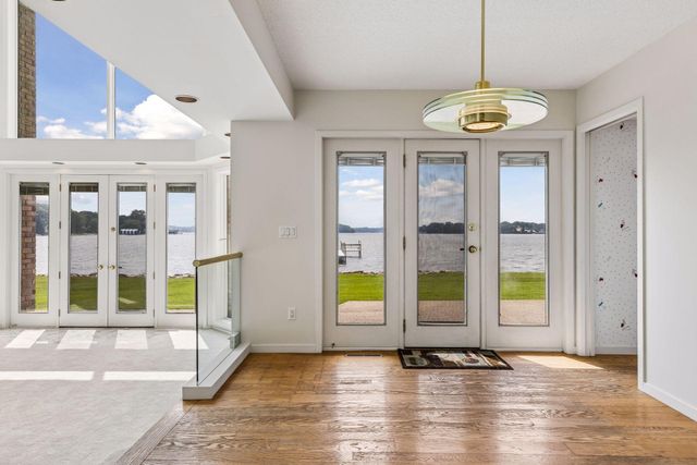 5360 Howards Point Road, Excelsior, MN 55331