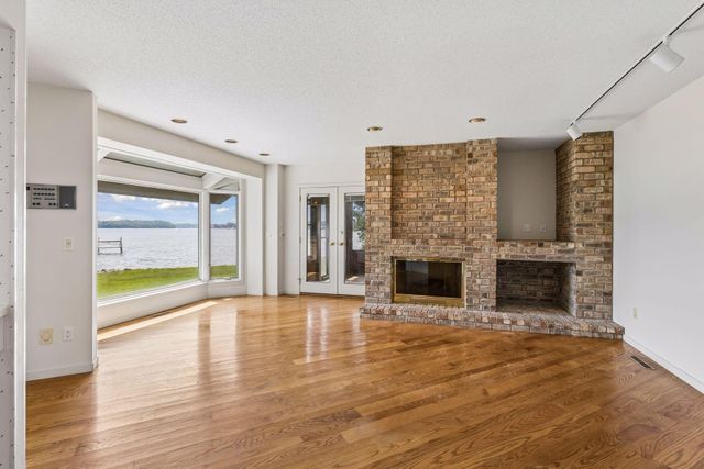 5360 Howards Point Road, Excelsior, MN 55331