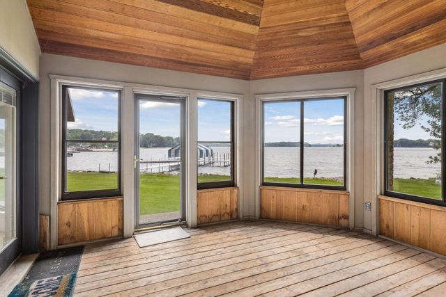 5360 Howards Point Road, Excelsior, MN 55331