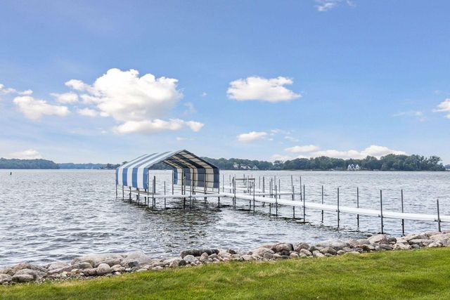 5360 Howards Point Road, Excelsior, MN 55331