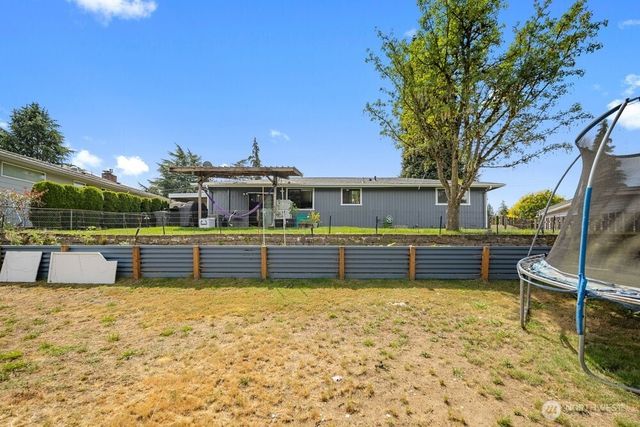 2406 NE 24th Street, Renton, WA 98056