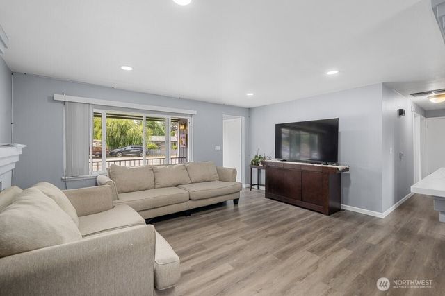 2406 NE 24th Street, Renton, WA 98056